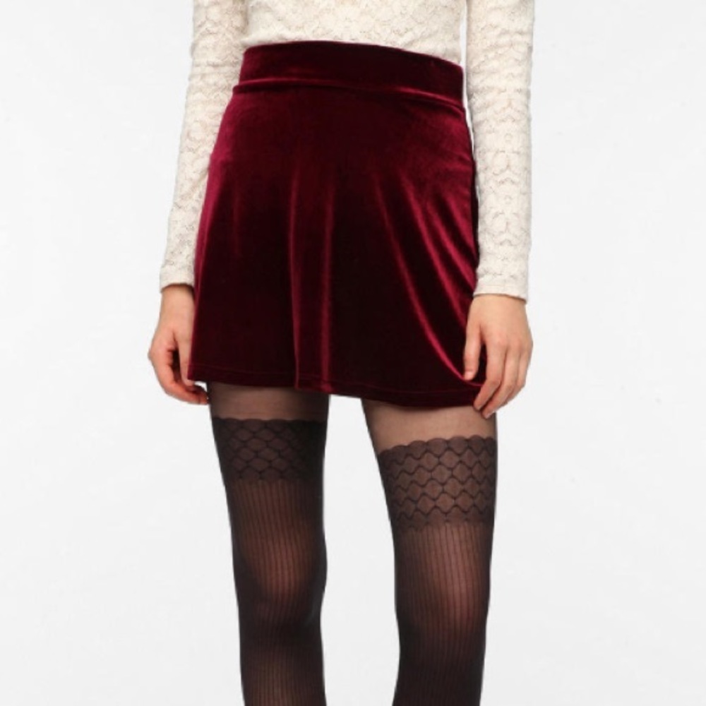 UO PLUM VELVET SKIRT SZ M